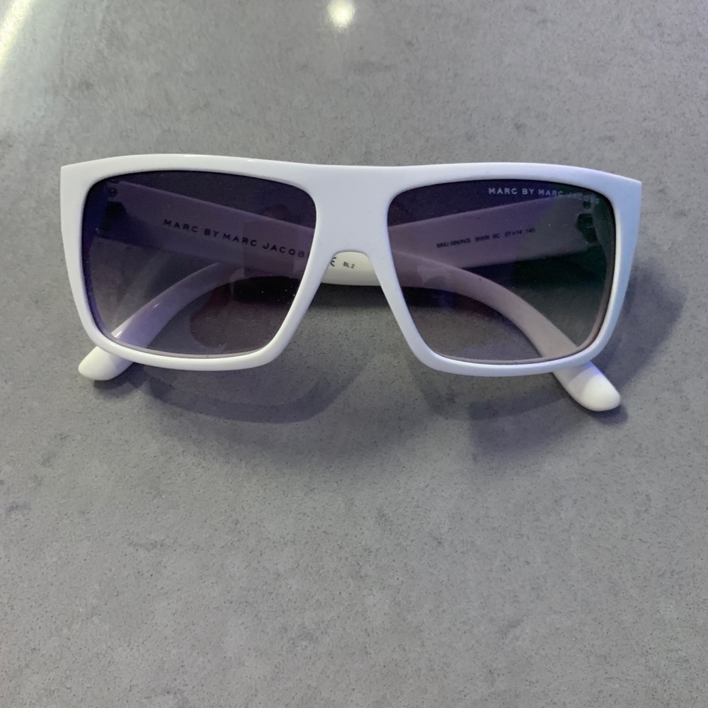 Marc Jacobs White Square-Shaped sunglasses